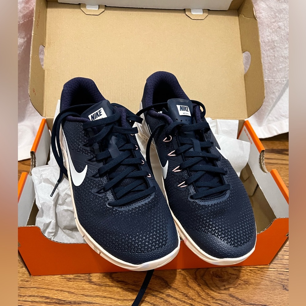 Never been worn Nike